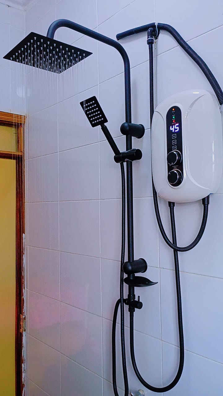 WHITE BLACK SALTY WATER HEATER INSTALLATION WITH PUMP